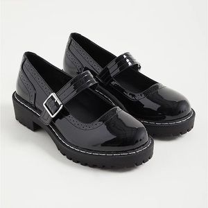Torrid chunky patent leather Mary Janes size 8.5. Sold out runs big